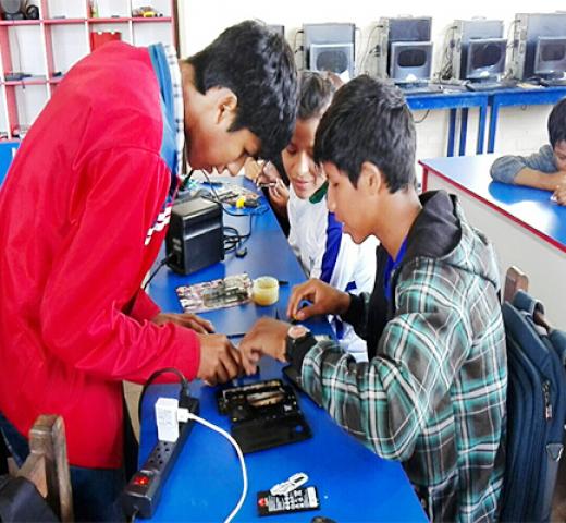 MANTENIMIENTO Y REPARACIÓN DE CELULARES